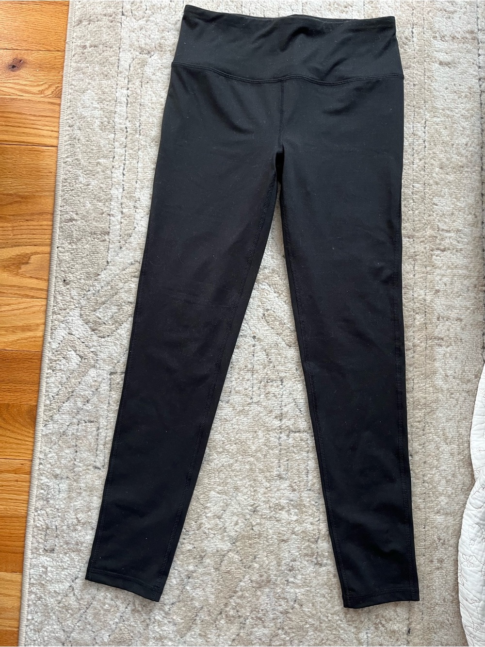 DSG Black Active Leggings with Hidden Pocket in back band, never worn! ❤️